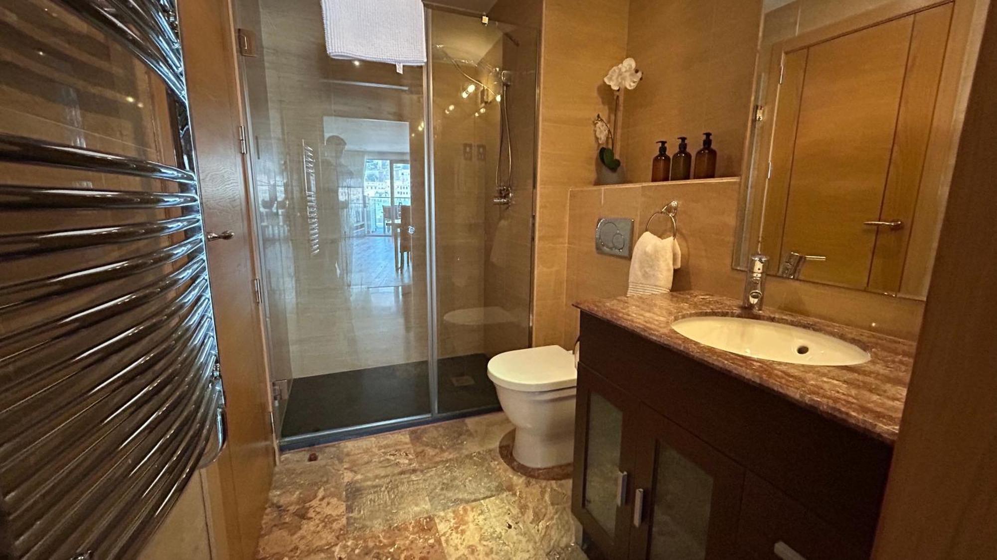 Ocean Village Luxury 2 Bed 2 Bath Apartment - Amazing Views - Pools And Jacuzzis 지브롤터 외부 사진